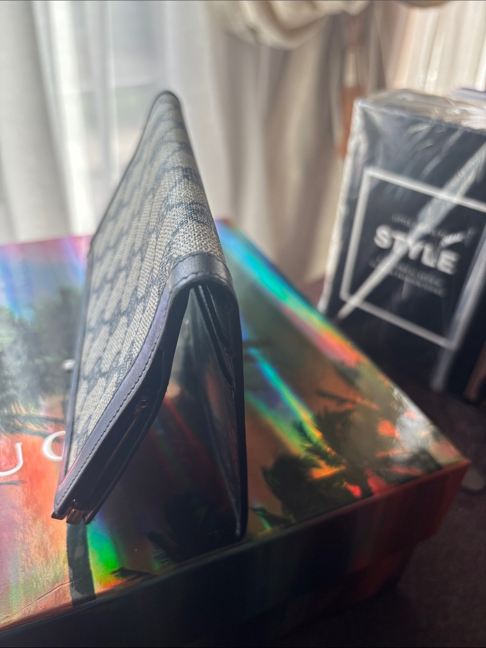 Pre loved Gucci Kisslock bi fold Monogram Wallet - Picture 6 of 7